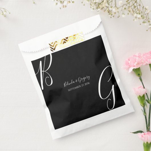 Schwarz-Weiß-Monogramm-Initialen Hochzeit Geschenktütchen (Versiegelt)
