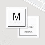 Schwarz-Weiß-Monogramm Quadratische Visitenkarte<br><div class="desc">Modernes Design in Schwarz/Weiß mit Monogramm und Informationen im modernen Schwarz-Weiß-Stil mit schwarzem Rahmen auf weißem Hintergrund. Ideal für Designer,  Stylist,  Berater,  Immobilienmakler und viele andere Berufe.</div>