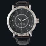 Schwarz-Weiß-Monogramm-Uhr Armbanduhr<br><div class="desc">Elegante und klassische, saubere und einfache, kundenspezifische mit Monogramm Uhren für den besonderen Mann auf Ihrer Geschenkliste. Klassisch leicht zu lesende weiße Zahlen mit Hashmarken auf schwarzem Gesicht. Fett und ausgeklügelt für traditionelle Stillemen - klicken Sie auf Anpassen, um die Schriftart-Größe, den Stil oder die Farben zu ändern. Neue Monogramm-Uhren...</div>