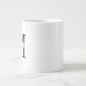 Schwarz-Weiß-Monogramm und Personalisierte Bezeich Jumbo-Tasse (Vorderseite)