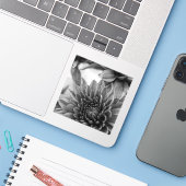 Schwarz-Weiß-Mums Aufkleber (Laptop mit iPhone)