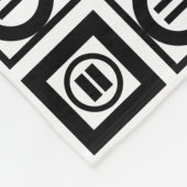 Schwarz-Weiß-Muster für Gleichzeichen Fleecedecke (Ecke)