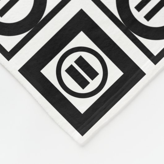 Schwarz-Weiß-Muster für Gleichzeichen Fleecedecke (Ecke)