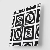 Schwarz-Weiß-Muster für Gleichzeichen Quadratische Wanduhr (Winkel)