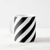 Schwarz-Weiß-Muster für große Diagonalstreifen Kaffeetasse (Vorderseite Links)