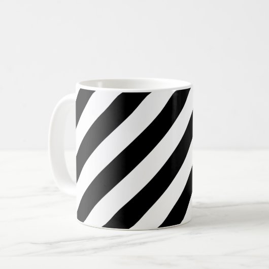 Schwarz-Weiß-Muster für große Diagonalstreifen Kaffeetasse (Vorderseite Links)