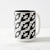 Schwarz-Weiß-Muster für moderne Geometrie Zweifarbige Tasse (VorderseiteRechts)