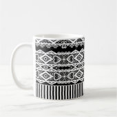 Schwarz-Weiß-Muster mit Spitze und Patchwork Kaffeetasse (Links)