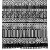 Schwarz-Weiß-Muster mit Spitzen und Patchwork Duschvorhang (Vorderseite)