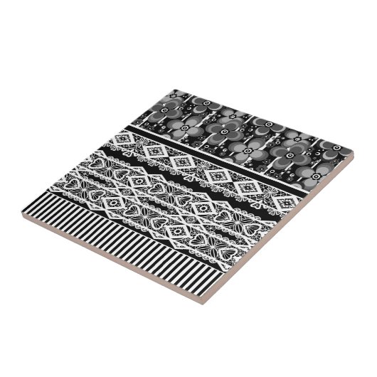 Schwarz-Weiß-Muster mit Spitzen und Patchwork Fliese (Seite)