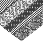 Schwarz-Weiß-Muster mit Spitzen und Patchwork Kurzer Tischläufer (Ecke)