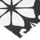 Schwarz-Weiß-Muster Tischdecke (Schrägansicht)