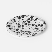 Schwarz-Weiß-Muster Vögel auf Kirschblüten Pappteller (Schrägansicht)