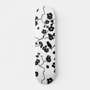 Schwarz-Weiß-Muster Vögel auf Kirschblüten Skateboard