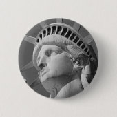 Schwarz-Weiß-Nah-up-Freiheitsstatue Button (Vorderseite)