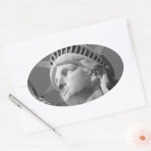 Schwarz-Weiß-Nah-up-Freiheitsstatue Ovaler Aufkleber (Umschlag)