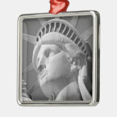 Schwarz-Weiß-Nah-up-Freiheitsstatue Silbernes Ornament (Links)