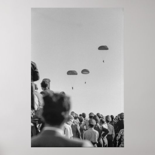 Schwarz-Weiß-Paratrooper-Show 1968 mit Crowd Poster (Vorne)