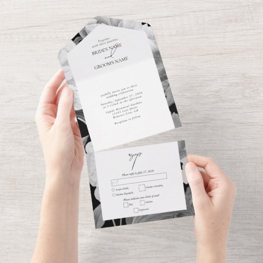 Schwarz-Weiß-Peonies-Hochzeit All In One Einladung (Abreißen)