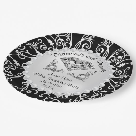 Schwarz-Weiß-Perlen und Diamantpapiere-Teller Pappteller (Schrägansicht)