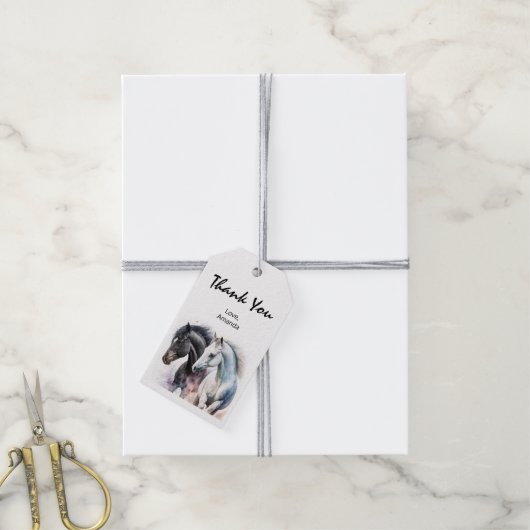 Schwarz-Weiß-Pferde in Wasserfarbe Geschenkanhänger (Mit Garn)