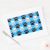 Schwarz-Weiß-Pfoten auf blauem Hintergrund Rechteckiger Aufkleber (Umschlag)