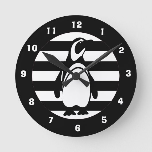 Schwarz-Weiß-Pinguin und Streifen Runde Wanduhr (Vorderseite)