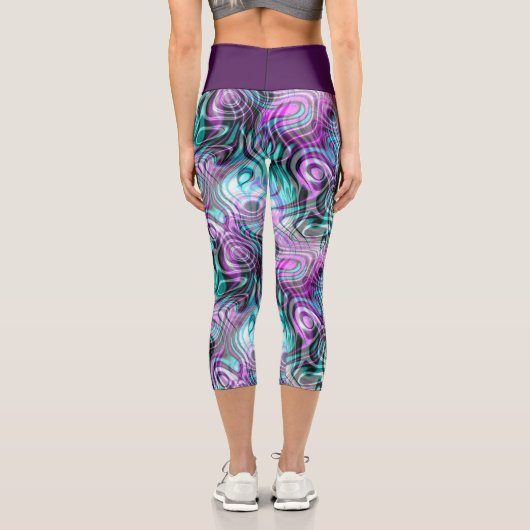 Schwarz-weiß Pink Lila Aqua Türkis Fraktale Capri Leggings (Rückseite)
