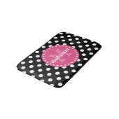Schwarz-weiß-Pink-Polka-Dots-Monogramm Badematte (Schrägansicht)