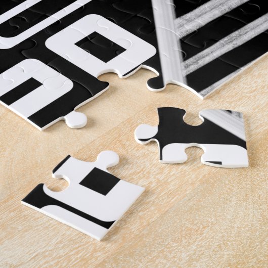 Schwarz-Weiß-Piste 2022 Inspiriert Puzzle (Seite)