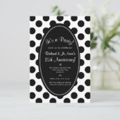 Schwarz-Weiß-Polka-Dot-Party Einladung (Stehend Vorderseite)