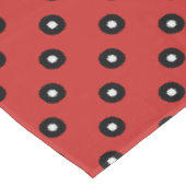 Schwarz/Weiß Polka Dot Roter Hintergrund (änderbar Tischdecke (Schrägansicht)
