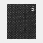 Schwarz-Weiß-Polka-Dot und -Name oder Monogramm Fleecedecke (Vorderseite)