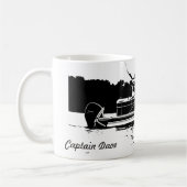 Schwarz-Weiß-Pontoon-Boot - personalisierte Umarmu Kaffeetasse (Links)