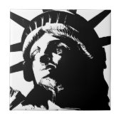 Schwarz-Weiß-Pop Art-Statue Fliese (Vorderseite)