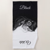 Schwarz-Weiß-Porträt schöner Frauenkunst Strandtuch (Vorderseite)