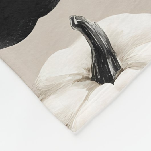 Schwarz-Weiß-Pumpkin-Falldesign Fleecedecke (Ecke)