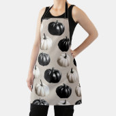 Schwarz-Weiß-Pumpkin-Falldesign Schürze (InSitu)