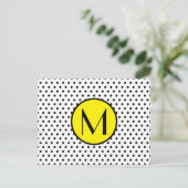 Schwarz-Weiß-Punkte mit gelbem Monogramm Postkarte (Stehend Vorderseite)