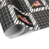 Schwarz-Weiß-Quadrat mit rosa und braunem Hund Geschenkpapier (Rolleneckpunkt)