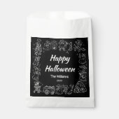 Schwarz-Weiß-Quirky Hand Draodles Halloween Geschenktütchen (Vorderseite)