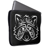 Schwarz-Weiß-Raccoon Laptopschutzhülle (Vorne Rechts)