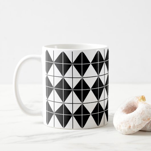 Schwarz-Weiß-Raute Kaffeetasse (Mit Donut)
