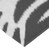 Schwarz-Weiß-Realistische Zebra-Pelz-Textur Tischdecke (Schrägansicht)