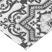 Schwarz-Weiß-Risse-Keramik Stil Azulejo Tischdecke (Schrägansicht)
