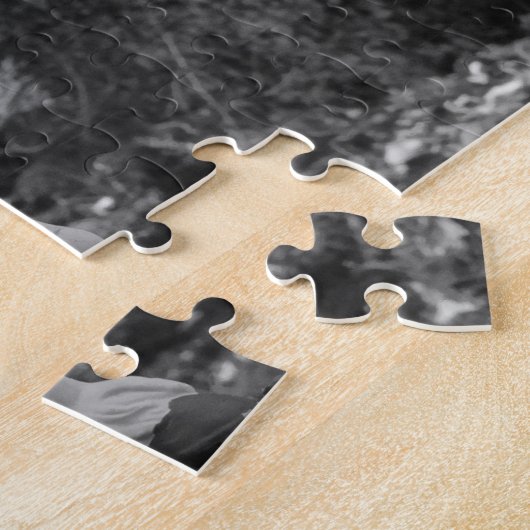 Schwarz-Weiß-Ritter galoppieren durch den Wald Puzzle (Seite)