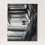 Schwarz-Weiß-Romantische Paarwanderung im Wald Puzzle (Vertikal)