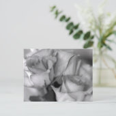 Schwarz-Weiß-Rosen Postkarte (Stehend Vorderseite)