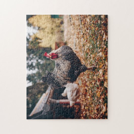 Schwarz-Weiß-Roster mit zwei Hühnern in der Natur Puzzle (Vertikal)