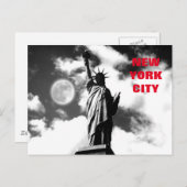 Schwarz-Weiß-Rot-Statue der Liberty New York City Postkarte (Vorne/Hinten)